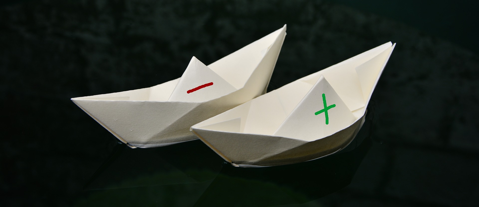 紙で作られた船
