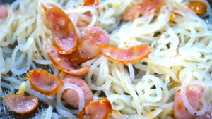 糸こんにゃくのペペロンチーノ