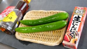 きゅうり、ニンニクチューブ、ごま油