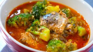 サバ缶とブロッコリーのトマト煮込み