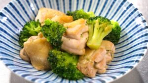 鶏肉とブロッコリーの旨塩炒め