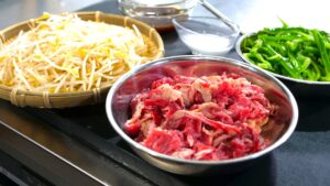 もやしの青椒肉絲の材料