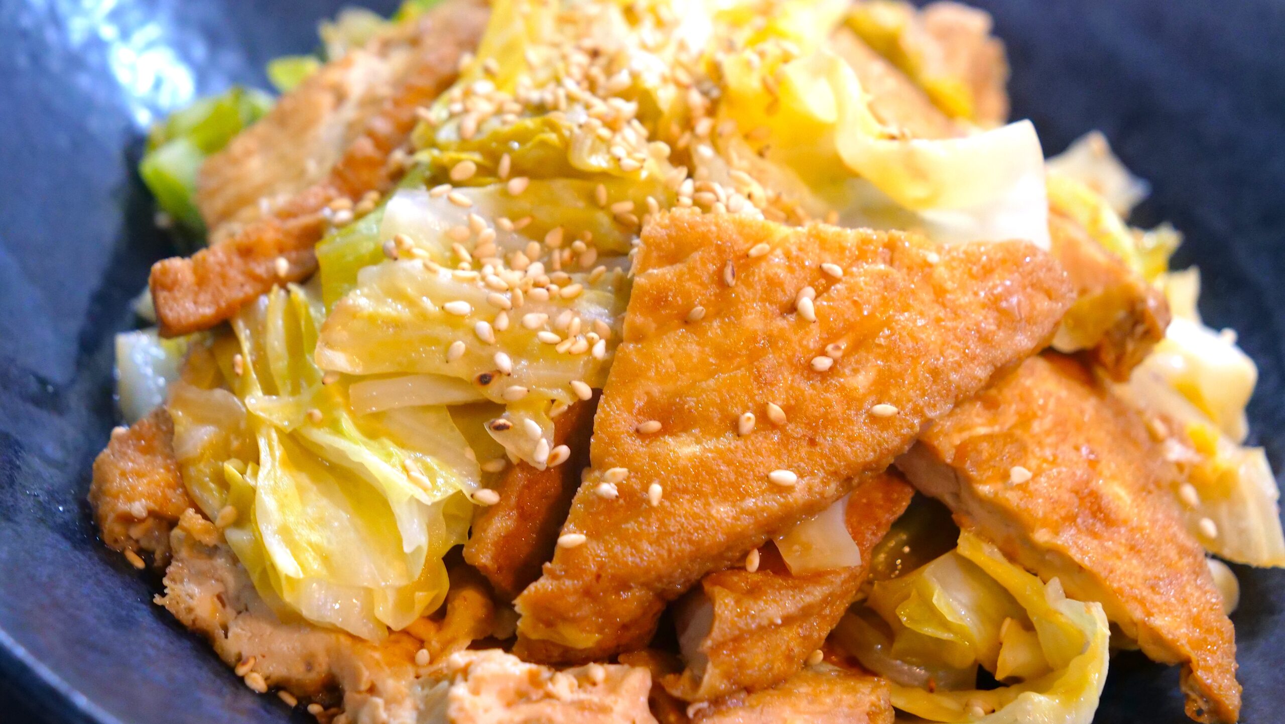 厚揚げとキャベツのポン酢煮込み